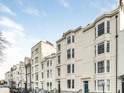 5 bedroom terraced house for sale in Dorset Gardens, Brighton, BN2