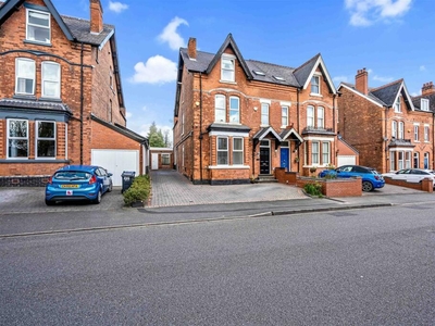 6 bedroom semi-detached house for sale in Station Road, Sutton Coldfield, B73