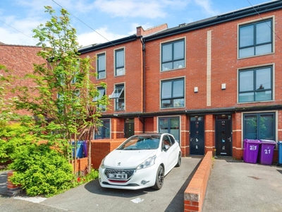 6 bedroom terraced house for sale in Ashfield, Liverpool, L15