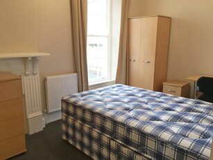 1 bedroom house for rent in Royal York Crescent, Clifton, BS8