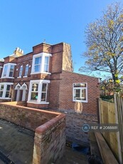 8 bedroom detached house for rent in Sherwin Grove, Nottingham, NG7