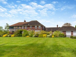 Country house for sale in Chinnor Road Thame, Oxfordshire OX9