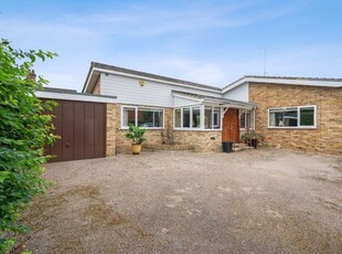 Detached bungalow for sale in Fishermans Retreat, Marlow SL7