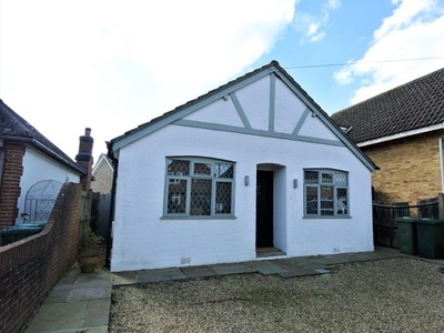 Detached bungalow to rent in Glenfield Road, Ashford TW15