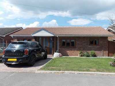 Detached bungalow to rent in Kings Barn Lane, Steyning BN44