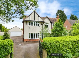 Detached house for sale in The Oval, Oadby LE2