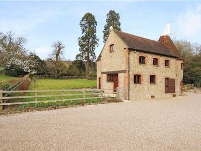 Detached house to rent in Chartwell Farm, Mapleton Road, Westerham, Kent TN16