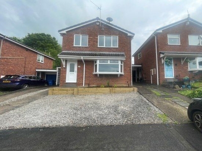 Detached house to rent in Delves Close, Chesterfield S40