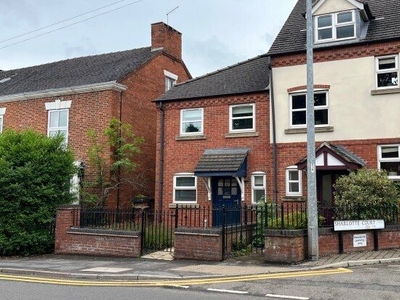 End terrace house to rent in High Street, Uttoxeter ST14