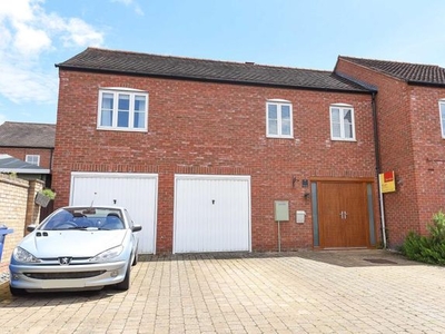 End terrace house to rent in Banbury, Oxfordshire OX16