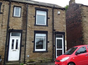 End terrace house to rent in New Bank Street, Morley, Leeds LS27