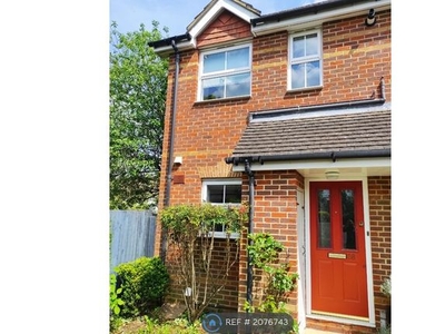 End terrace house to rent in Shire Place, Redhill RH1