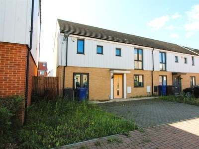 End terrace house to rent in Torino Way, South Ockendon RM15