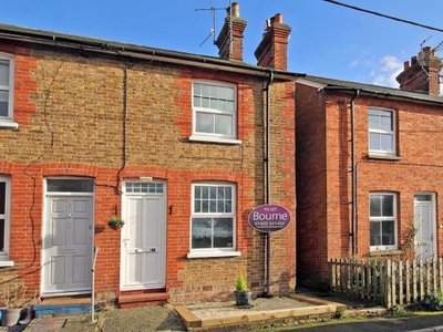 End terrace house to rent in Upper Grove Road, Alton, Hampshire GU34