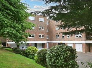 Flat for sale in High Firs, Gills Hill, Radlett WD7