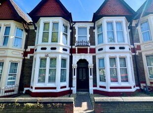 Flat for sale in Shirley Road, Roath Park, Cardiff CF23
