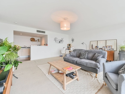 Flat in Falcon Wharf, Lombard Road, Battersea, SW11