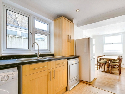 Flat in Queenstown Road, Diamond Conservation Area, SW8