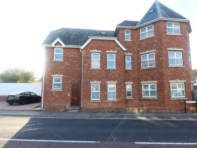 Flat to rent in 123 Gillingham Road, Gillingham, Kent ME7