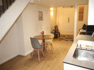 Flat to rent in Albion House, 64A Vicar Lane, Bradford BD1