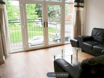 Flat to rent in Ashley House, Bristol BS2