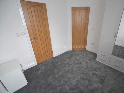 Flat to rent in Baker Street, Reading RG1