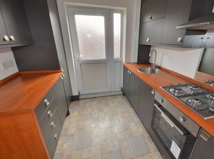 Flat to rent in Beancroft Road, Castleford WF10
