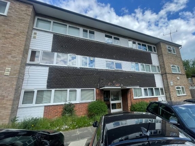 Flat to rent in Brache Court, Seymour Road, Luton, Bedfordshire LU1