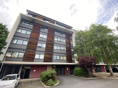 Flat to rent in Broadway, Salford M50
