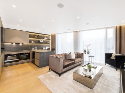Flat to rent in Buckingham Palace Road, London SW1W