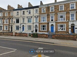 Flat to rent in Castle Road, Scarborough YO11
