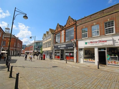 Flat to rent in Church Street, Town Centre, High Wycombe HP11