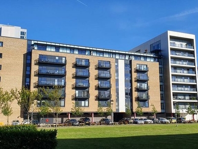 Flat to rent in Daavar House, Ferry Court, Prospect Place, Cardiff Bay CF11