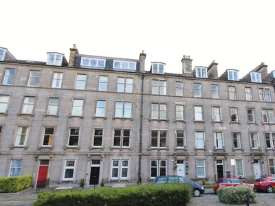 Flat to rent in East Claremont Street, Broughton, Edinburgh EH7