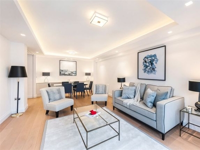 Flat to rent in Eaton House, 39-40 Upper Grosvenor Street W1K