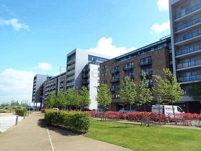 Flat to rent in Ferry Court, Cardiff CF11
