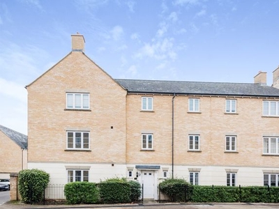 Flat to rent in Harvest Grove, Witney OX28