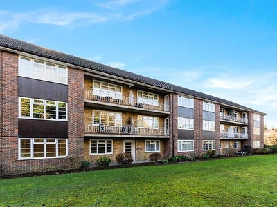 Flat to rent in Lancaster Court, Banstead SM7