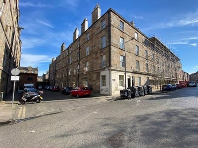 Flat to rent in Lorne Place, Leith, Edinburgh EH6