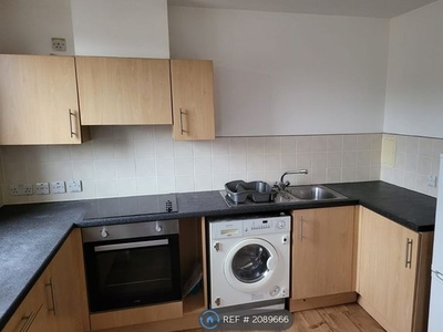Flat to rent in Main Street, Cambuslang, Glasgow G72