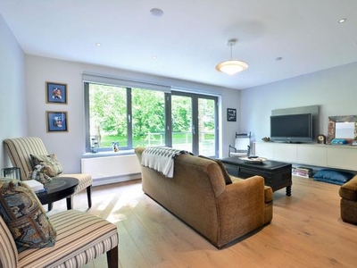 Flat to rent in Meadowbank, Primrose Hill, London NW3