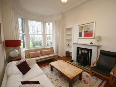 Flat to rent in Monmouth Terrace, Trinity, Edinburgh EH3