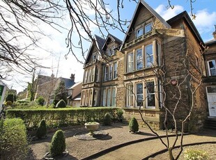 Flat to rent in Park Avenue, Harrogate HG2