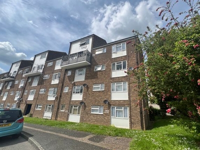 Flat to rent in Rivermill, Harlow CM20