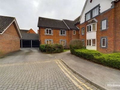 Flat to rent in Stratheden Place, Reading, Berkshire RG1