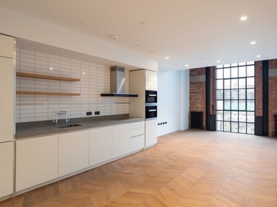 Flat to rent in Switch House East, Circus Road East, Battersea, London SW11