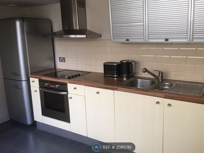 Flat to rent in The Albany, Liverpool L3