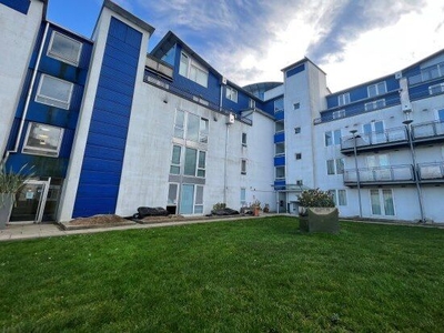 Flat to rent in The Plaza, Swindon SN1