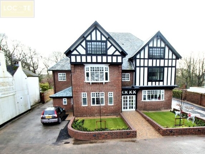 Flat to rent in The Village, Flixton, Urmston, Manchester M41