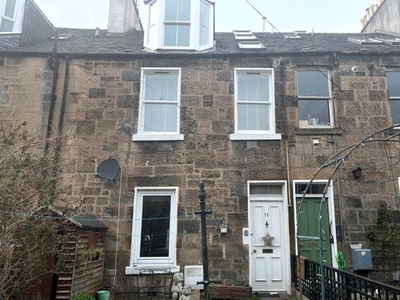 Flat to rent in Waverley Place, Edinburgh EH7